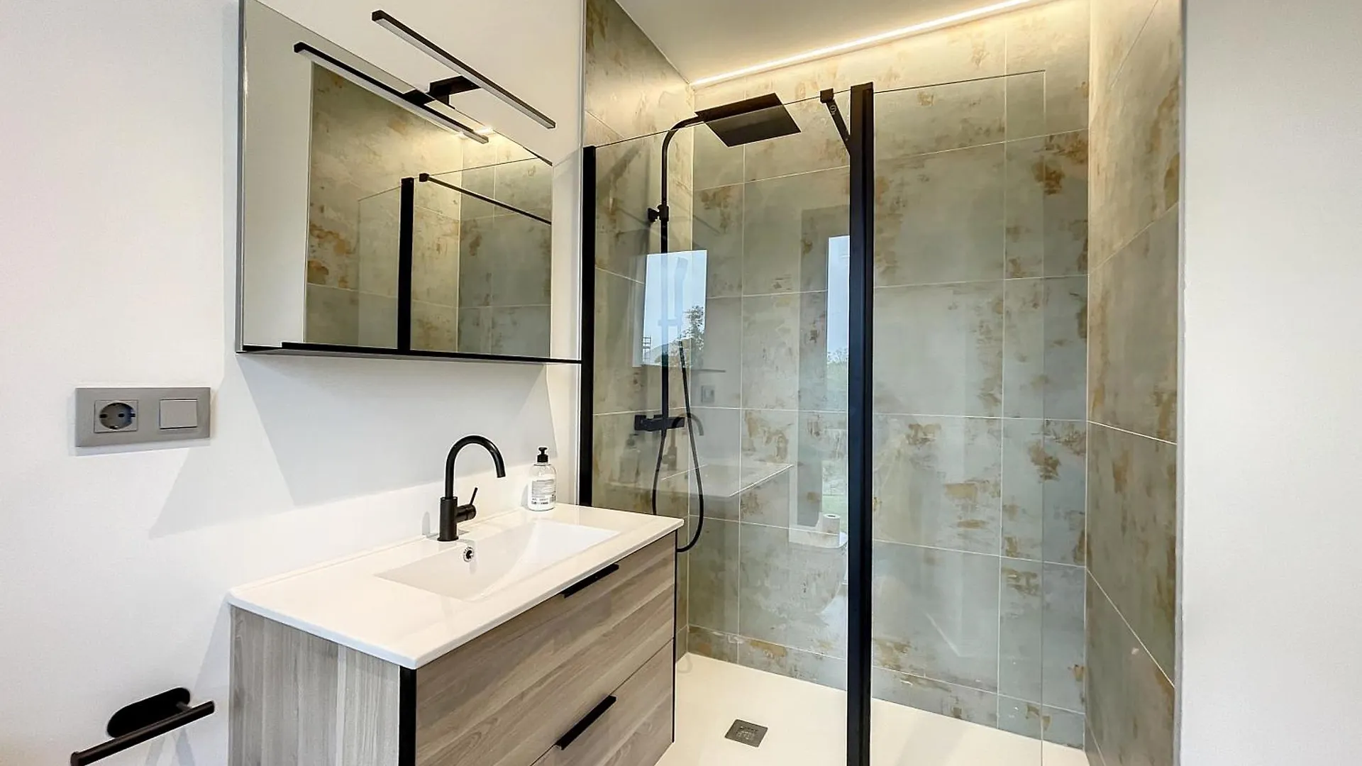 Villa Moderne Jaizkibel オンダリビア スペイン